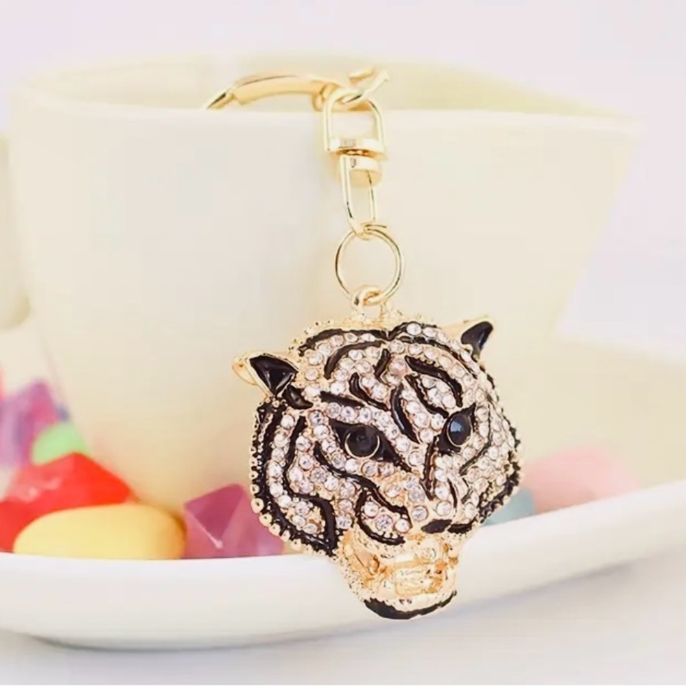 Gold and Black Tiger Keychain - Picture 6 of 6
